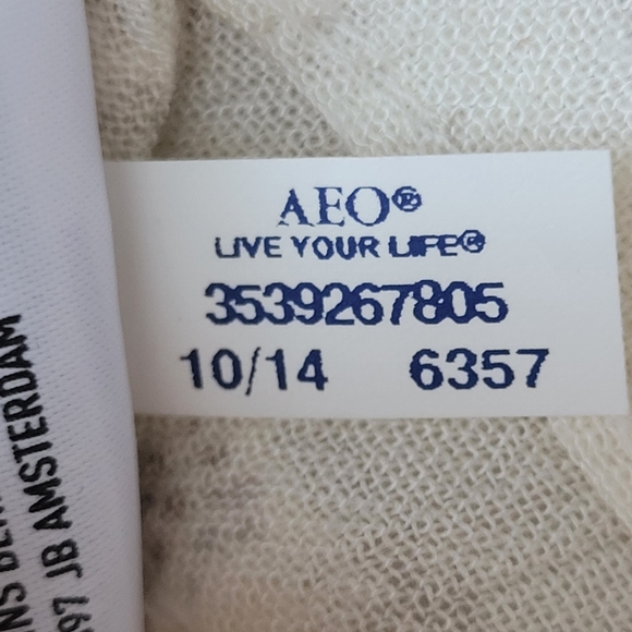 AEO | Beautiful Viscose Blouse NWOT Ruffles Ladies S/M Cream Floral - Picture 13 of 16